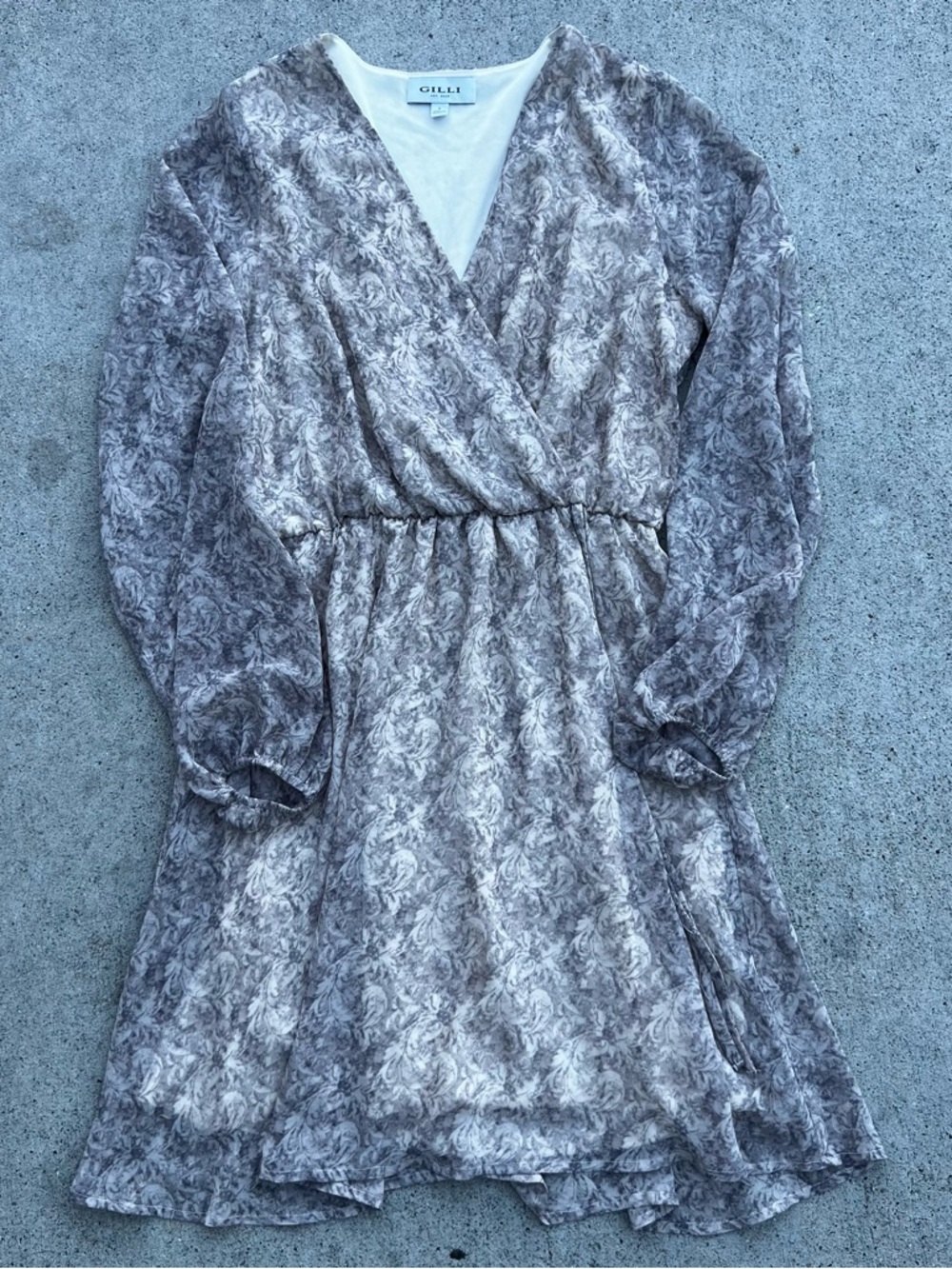 Gilli Neutral Floral V-Neck Dress in Taupe & Cream